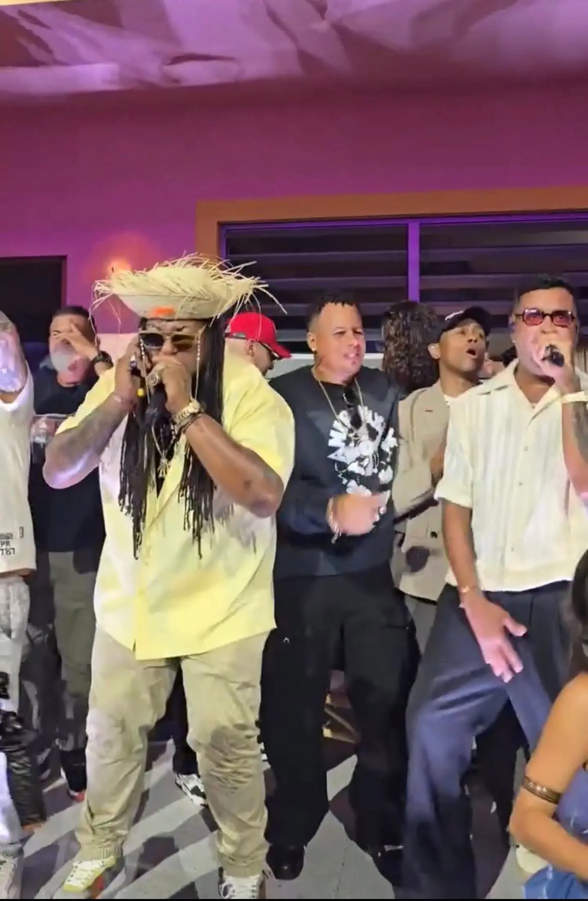 Un año despues de su separación, los artistas volvieron a compartir escenario en Puerto Rico para la residencia de Bad Bunny. 