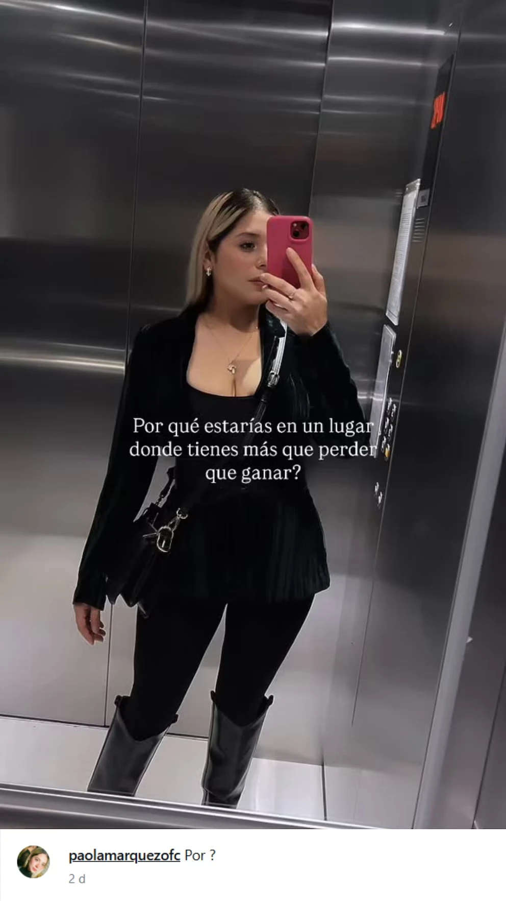 Paola Márquez posando