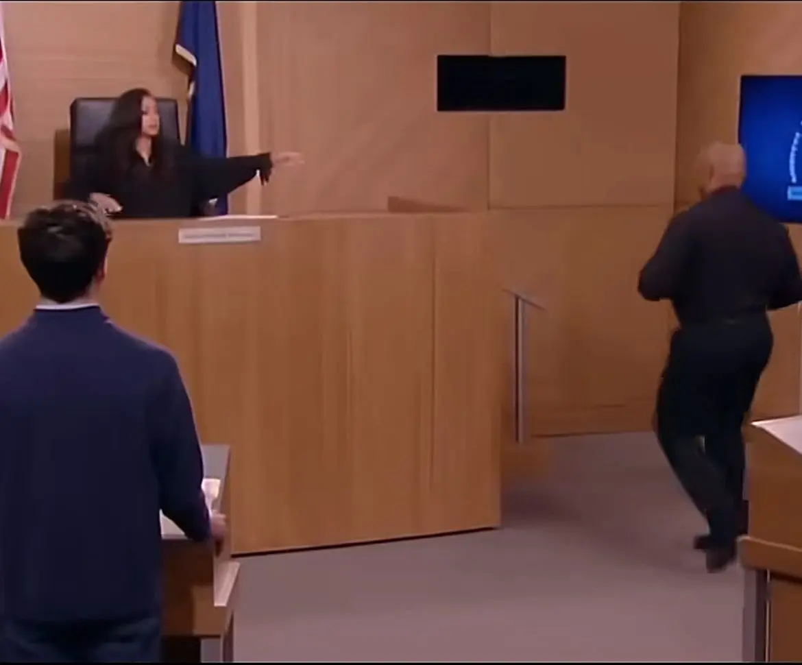 El padre presentó capturas de pantalla de mensajes como evidencia en contra de su hijo.