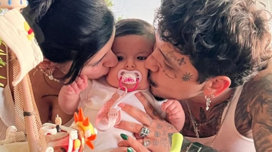 cazz, nodal y su hija