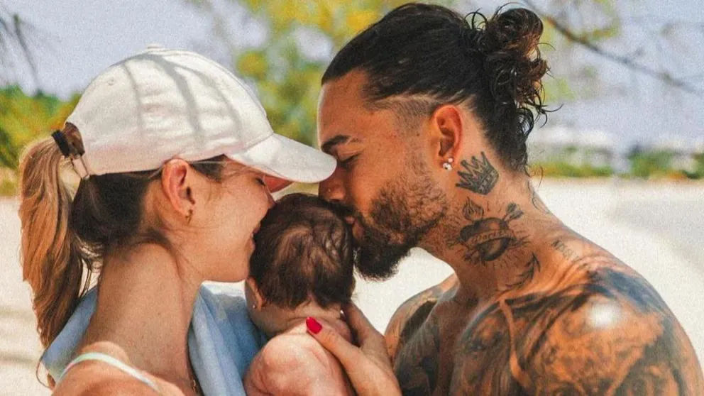 Maluma con su primera hija