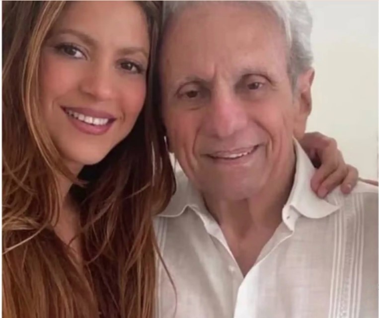 Shakira junto a su padre