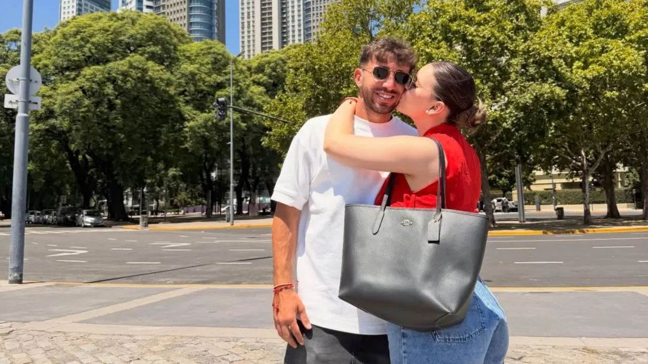 Imagen Principal de Nota: Así fue la romántica propuesta de matrimonio de Agustín Auzmendi