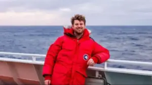 Imagen de "Influencer" atrapado en crucero revela oscuros detalles del brote de hantavirus