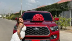 Imagen de 'Siendo la mujer del proceso' La Yacuny sorprende con nuevo carro de lujo