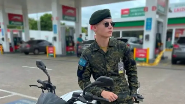 Imagen Principal de Nota: Militar hondureño se vuelve viral: Busca amigas y lanza pista de su mujer ideal