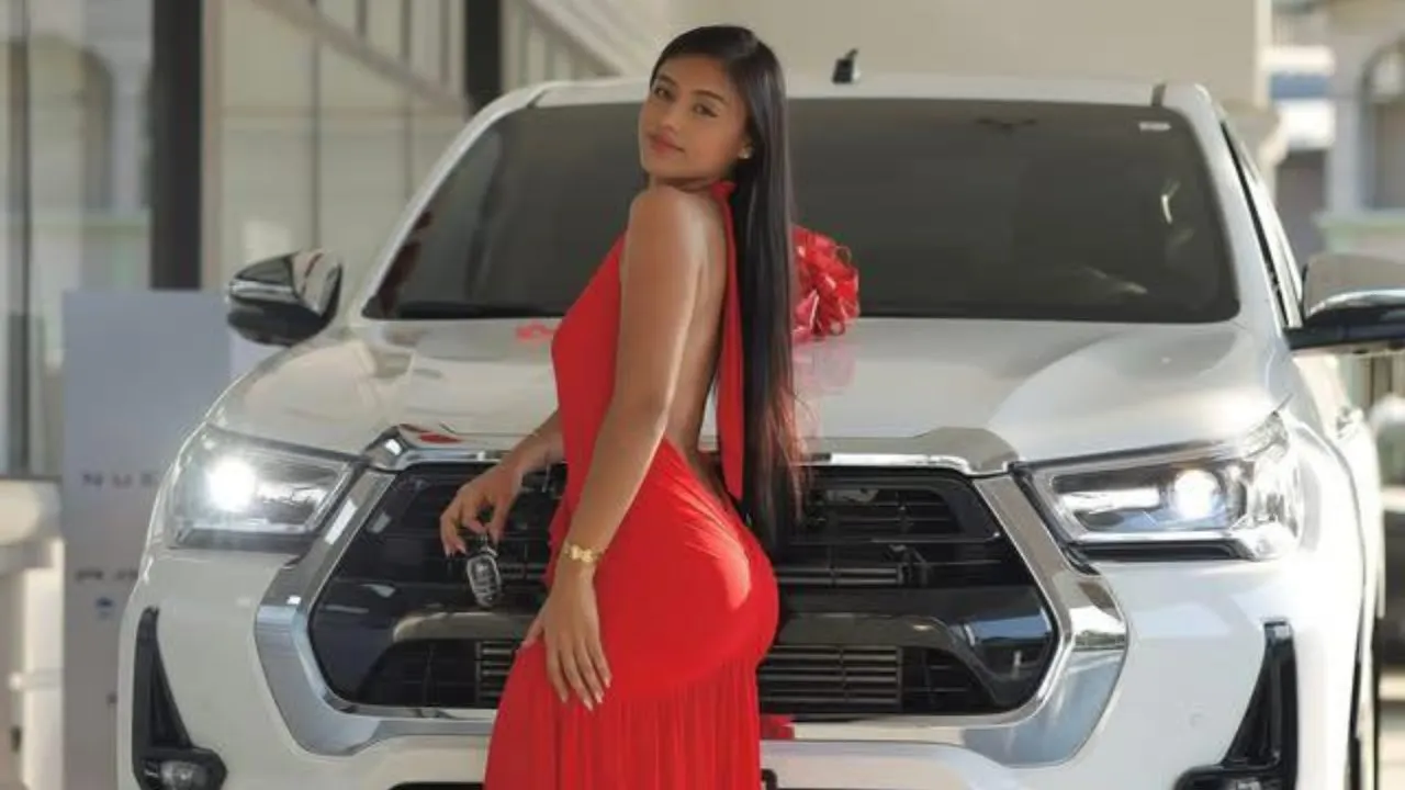 Imagen de 'Algún viejito se la dio': Tiktoker presume su carro del año y le llueven críticas