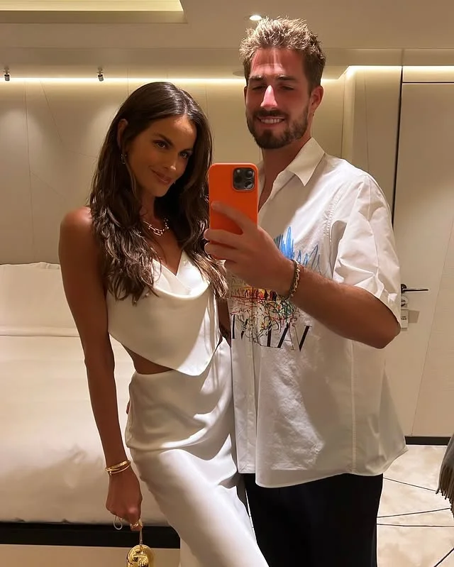 brasileña Izabel Goulart