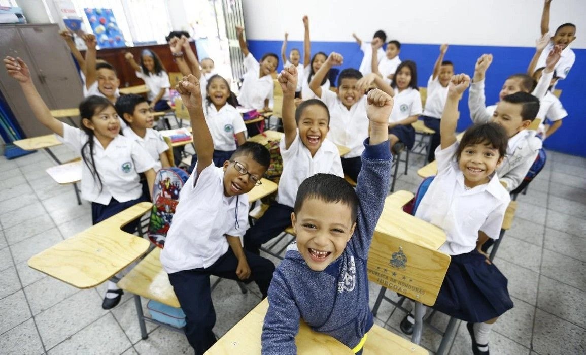 ni;os en escuela