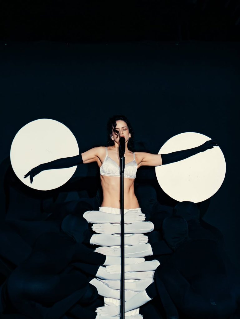 Rosalía en el escenario