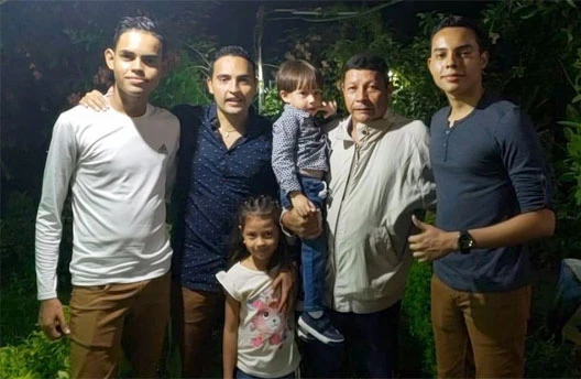 said y su familia