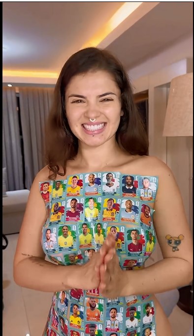 creadora de contenido Miss Bumm, con las vistas del mundial en  su cuerpo