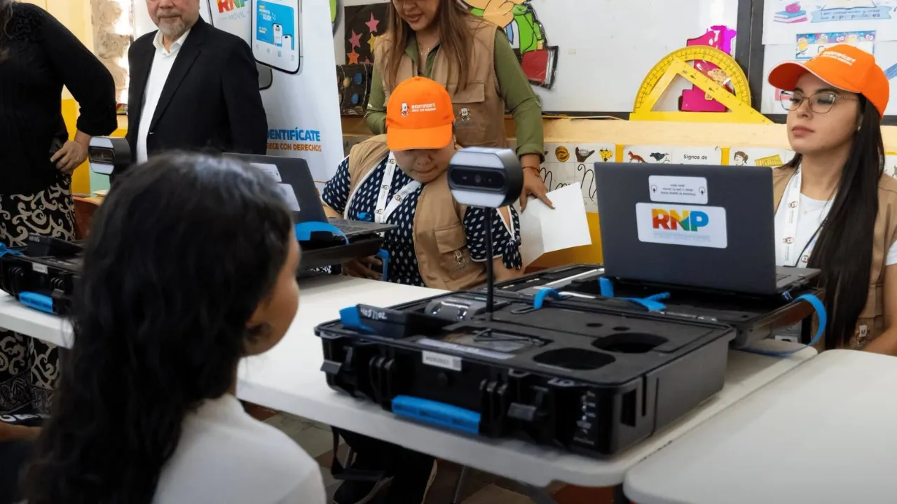 A esta edad puede enrolar a sus hijos para solicitar el DINNA en Honduras