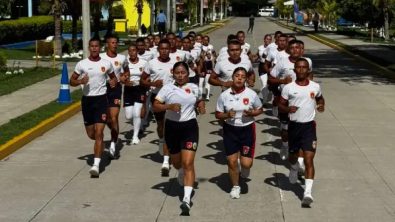 Imagen Principal de Nota: “Cada segundo cuenta”: Dunia Santos muestra extremo entreno de cadetes en Anapo