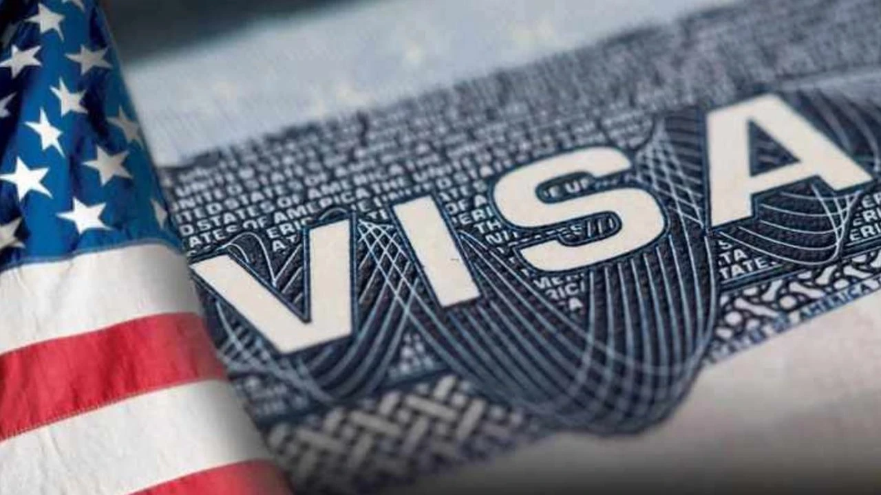 Imagen Principal de Nota: Embajada de EE. UU. abre programa de visas para adultos mayores en Honduras