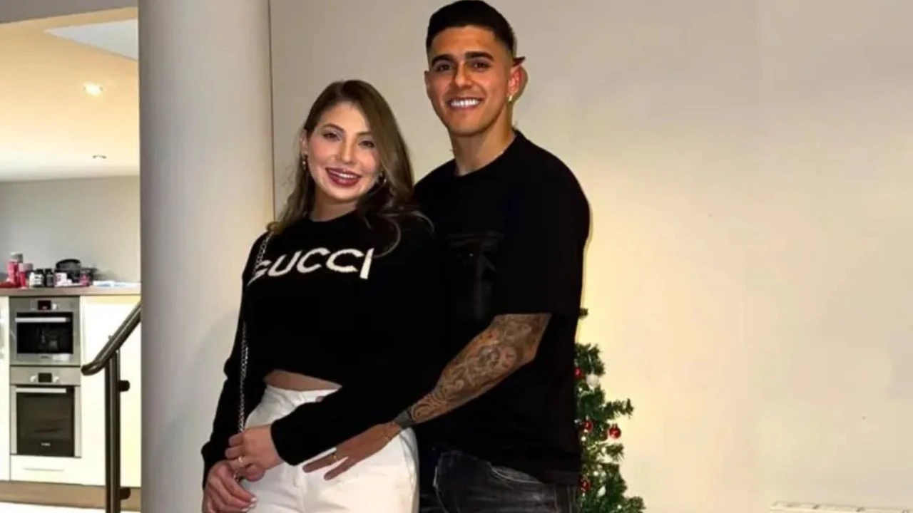 Imagen Principal de Nota: Esposa de Luis Palma causa furor en redes con fotos en traje de baño