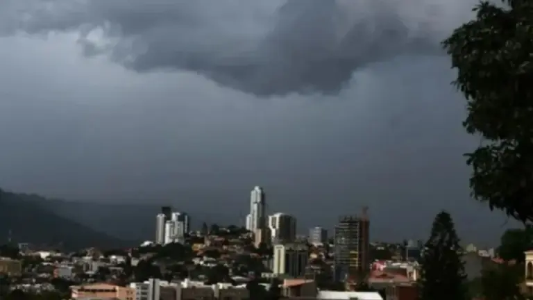 Imagen Principal de Nota: Dos fenómenos climáticos golpearán Honduras: estas regiones serán más afectadas