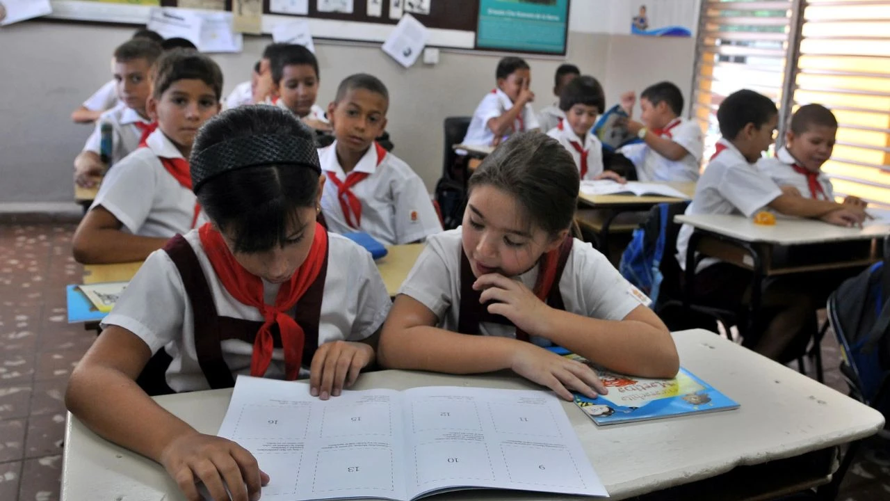 ¿Habrá clases los sábados? Educación anuncia plan para recuperar el año lectivo Imagen de ¿Habrá clases los sábados? Educación anuncia plan para recuperar el año lectivo