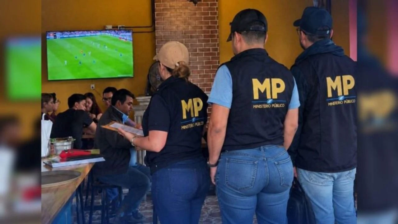 Revelan la verdad detrás del 'agente sexy' viral del MP en operativos