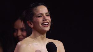 Imagen de ¿Qué pasó? Rosalía pausa su tour y preocupa a sus fans