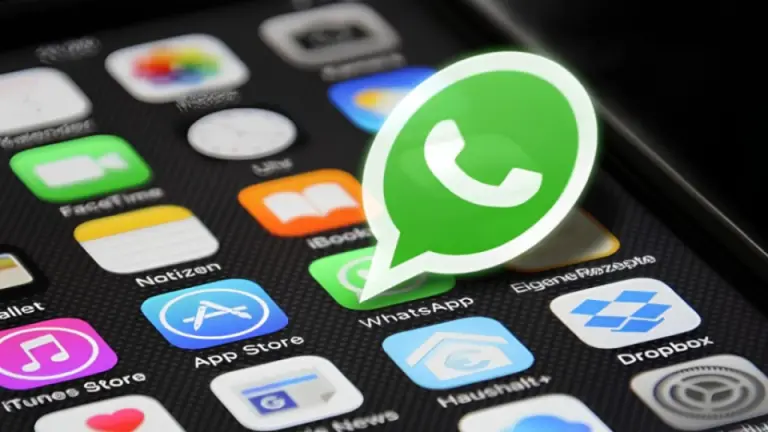 Imagen Principal de Nota: WhatsApp cambiaría la forma de enviar audios con esta función más rápida