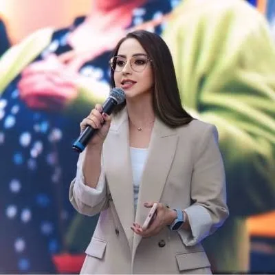 Rocio Hernández 