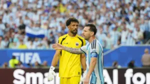 Imagen de Argentina sufre, pero vence 3-2 a Cabo Verde y pasa a 8vos de final