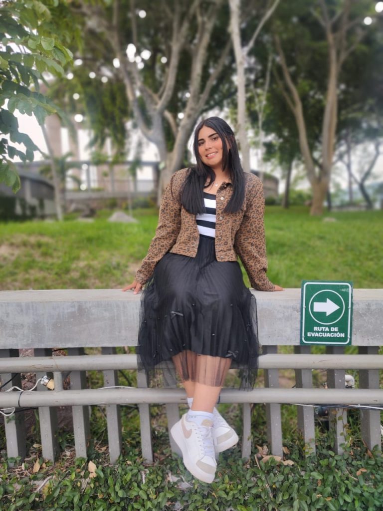 Sindy colaboradora de la municipalidad