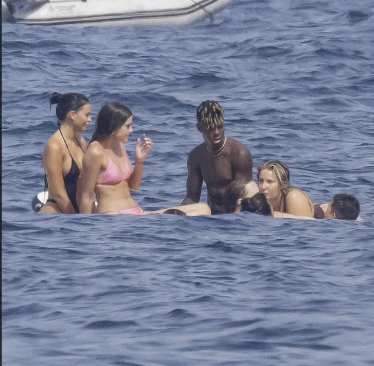 NICO WILLIAMS JUNTO A AMIGAS DE VACIONES