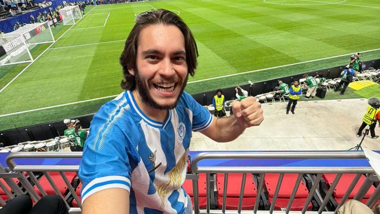 Imagen Principal de Nota: ¿Más de un millón? Carlos Espina sorprende con precio de boleto para la final del Mundial