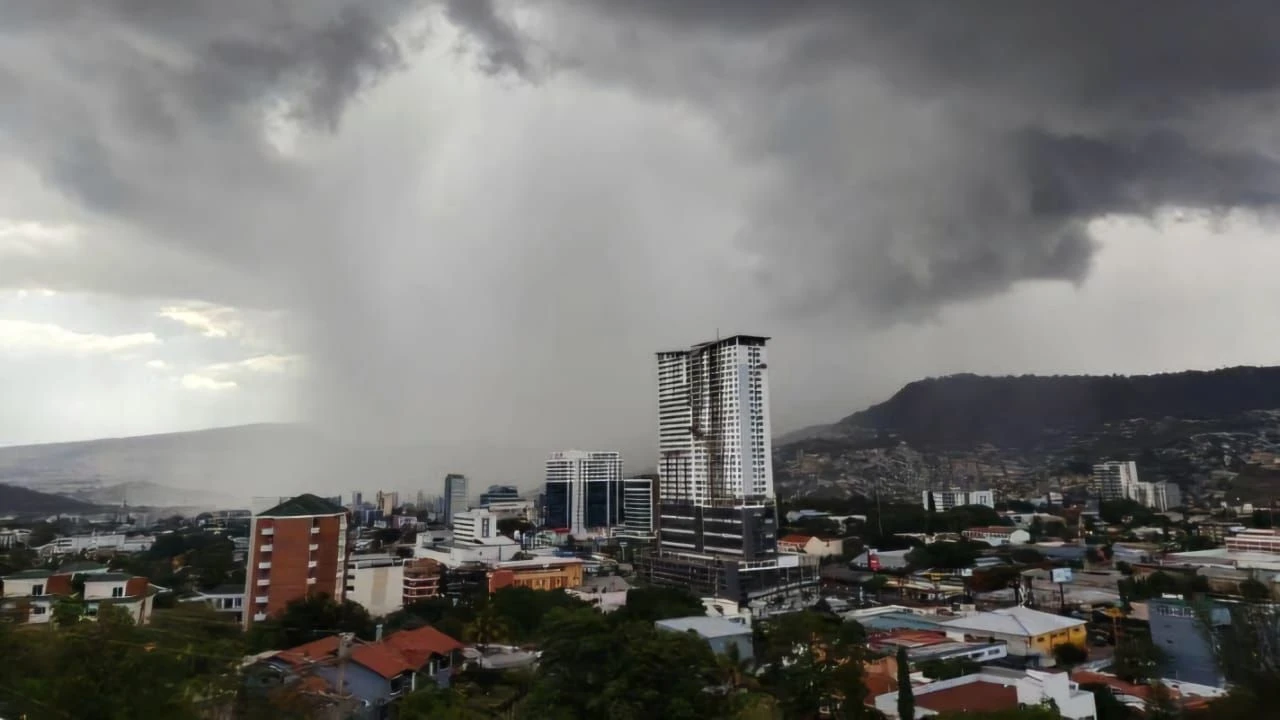 Clima en Honduras este fin de semana: Onda tropical dejará lluvias en estas zonas