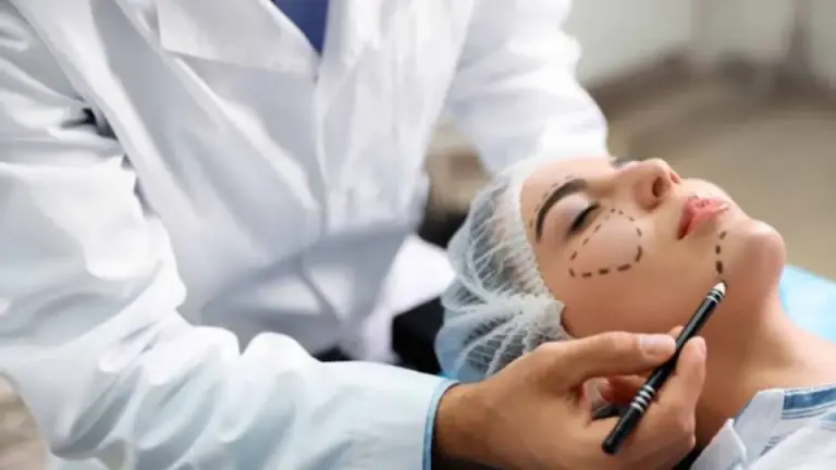 Imagen Principal de Nota: Muere creadora de contenido tras cirugía estética: deja una hija de 6 años