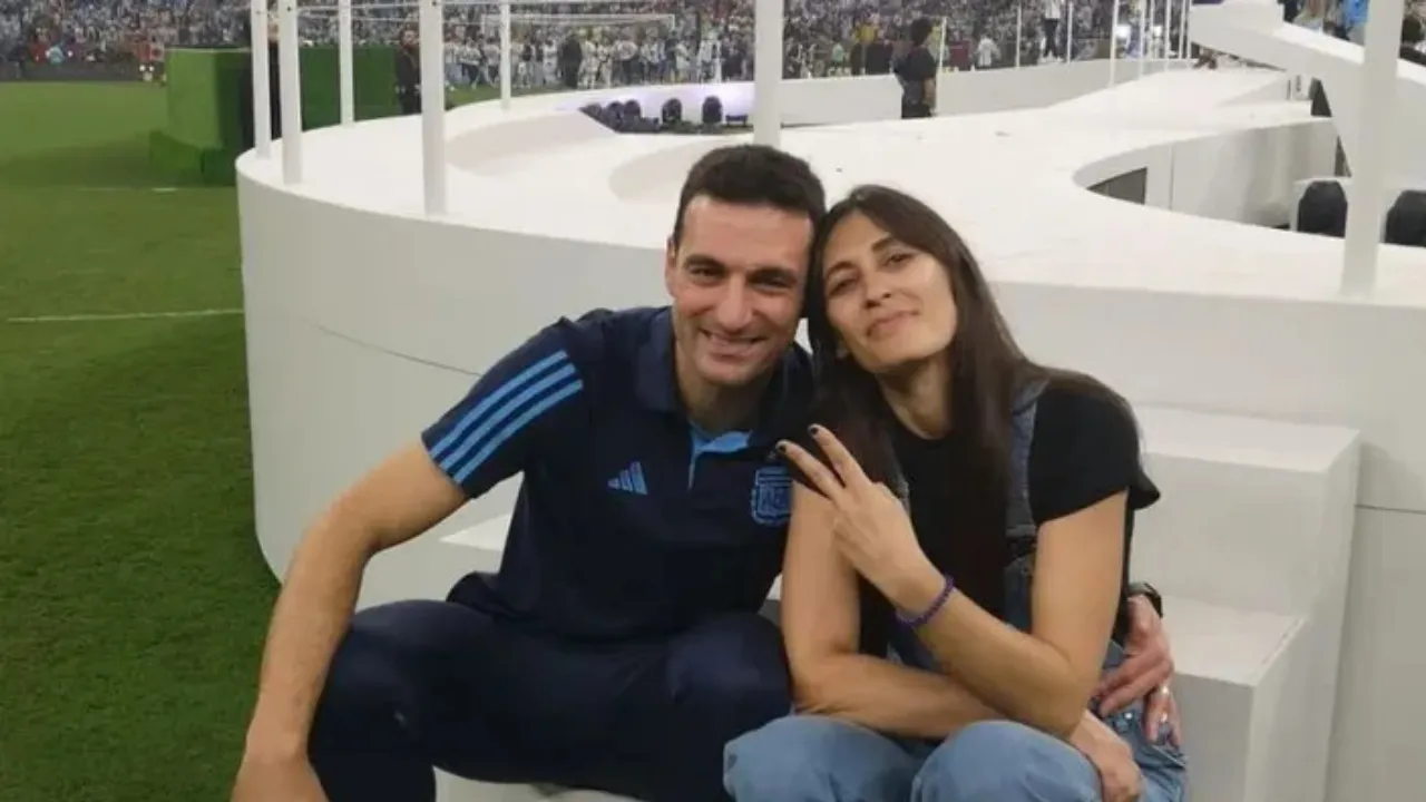 Imagen Principal de Nota: El dilema de la esposa española de Scaloni: ¿A quién alentará en la final del Mundial?