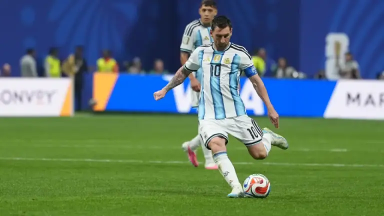 Imagen Principal de Nota: Lionel Messi y sus penales en los Mundiales: aciertos, fallos y estadísticas