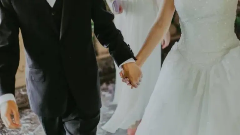 Imagen Principal de Nota: Requisitos de matrimonio civil en la AMDC para menores de 21 años
