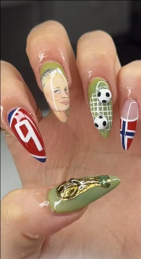 Uñas con rostro de Haaland