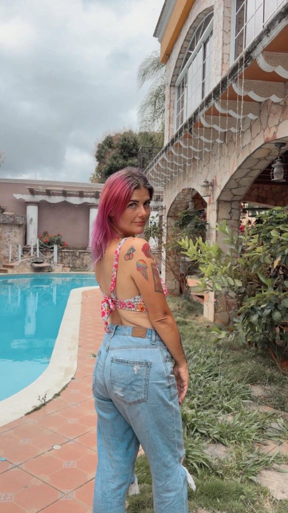 Ana en Honduras, creadora de contenido