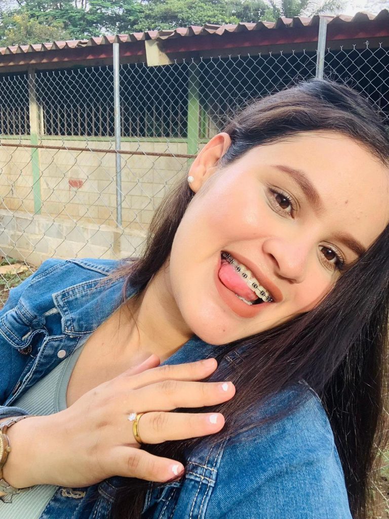 VICTORÍA IRÍAS 