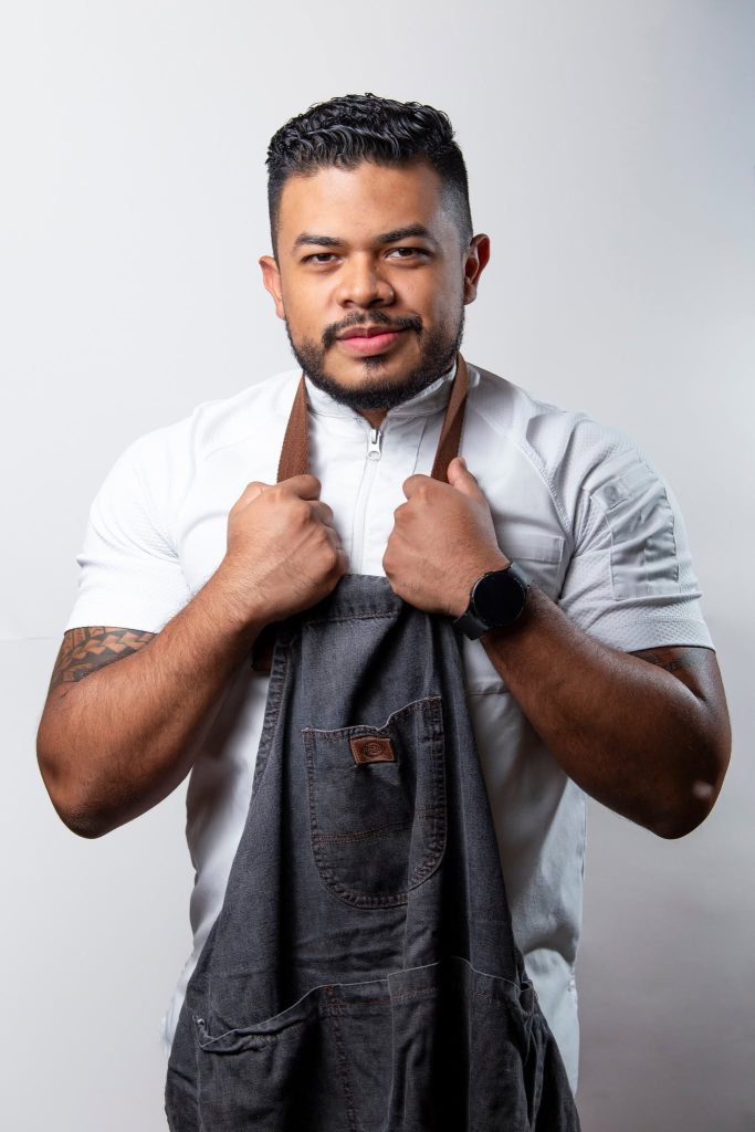 CHEF ROBERTO ESPINAL