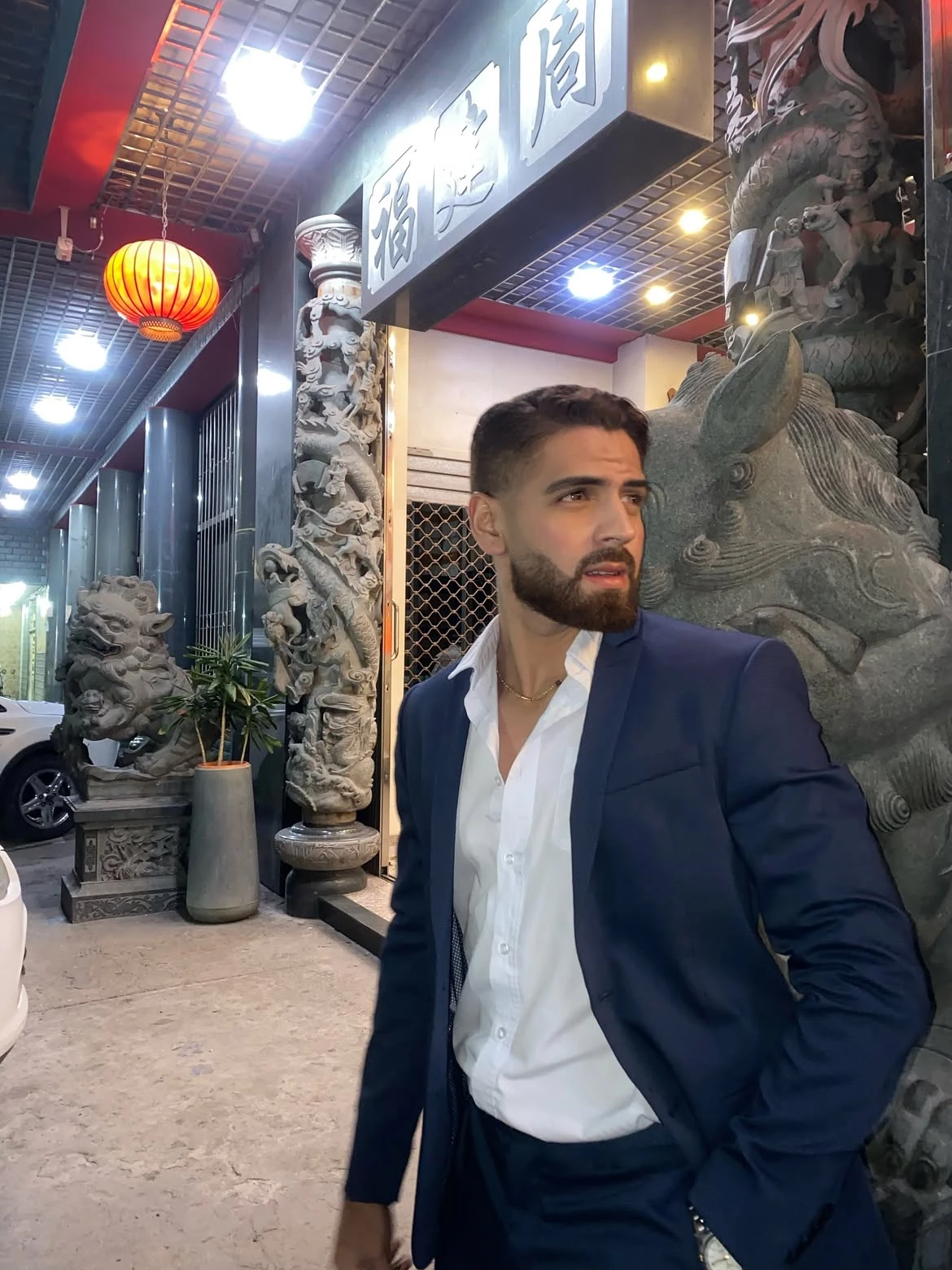 Eduardo Talavera modelando