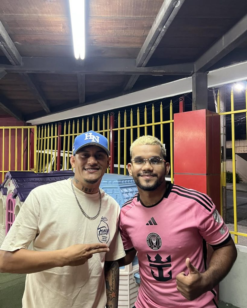 Mr Frontier y Barbarito