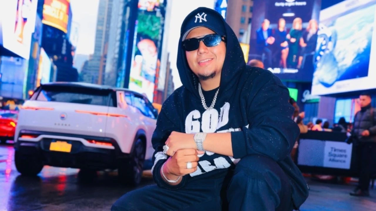 ¿Qué negocio tiene?: Davis Flow saca a la luz su faceta empresarial oculta