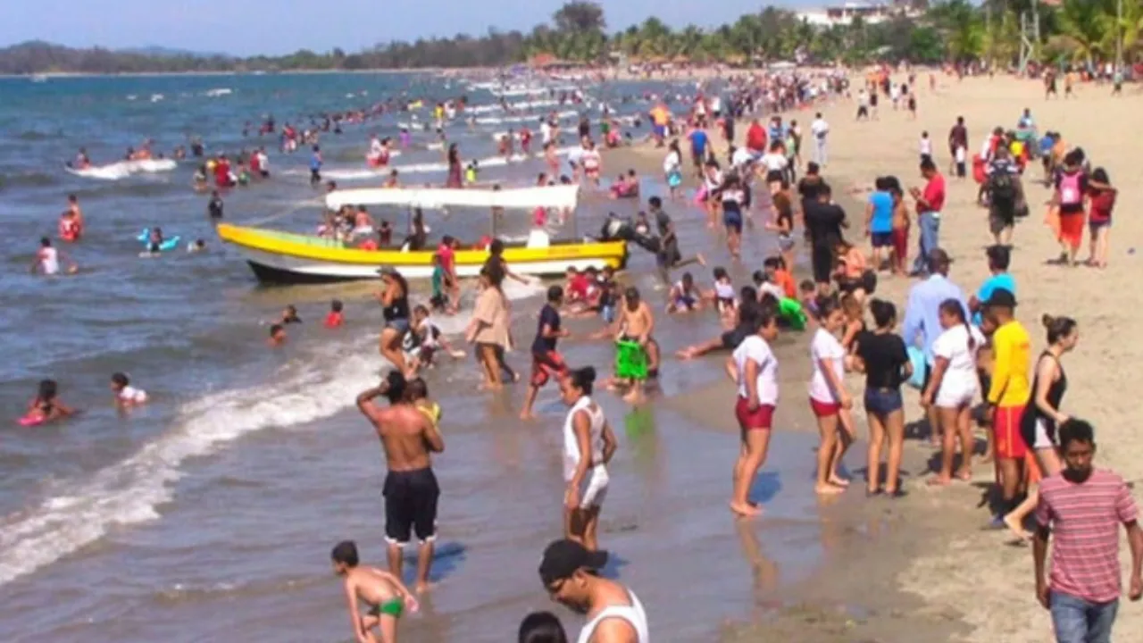 Imagen Principal de Nota: Feriado Morazánico 2026: Estas son las fechas para la empresa privada