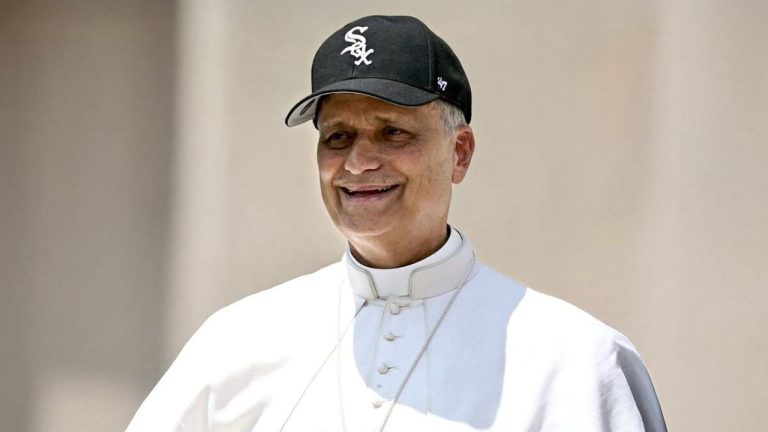 Imagen Principal de Nota: Papa León XIV supera a Rosalía entre los mejor vestidos de 2026 de Vanity Fair
