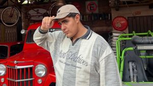 Imagen de A sus 19 años, Gabo cumple un sueño y compra su primer carro