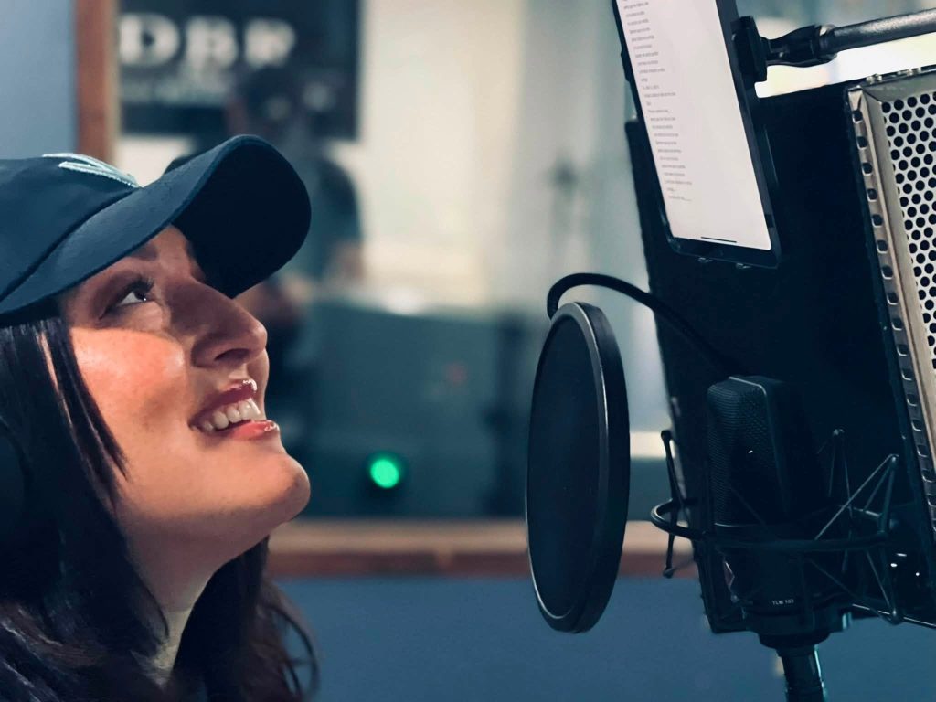 Tres éxitos consecutivos: Selena Lee escala en los rankings musicales de EE. UU.