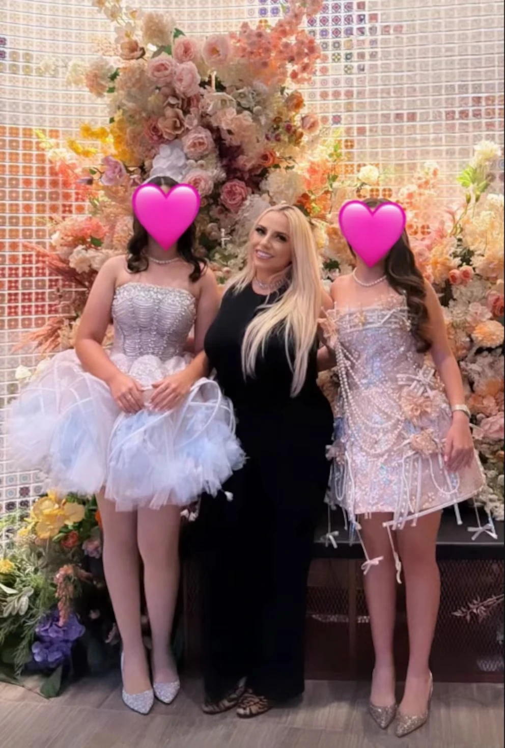 Imagen de las hijas de Emma Coronel