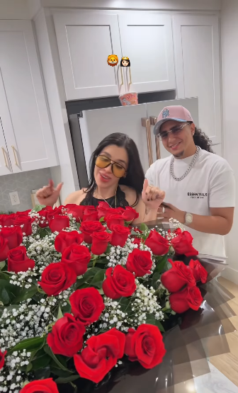 DAVIS FLOW Y EMMA CORONEL