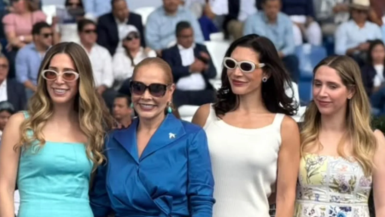 Lissette del Cid y sus hijas destacan con elegantes looks en la celebración del 15 de septiembre