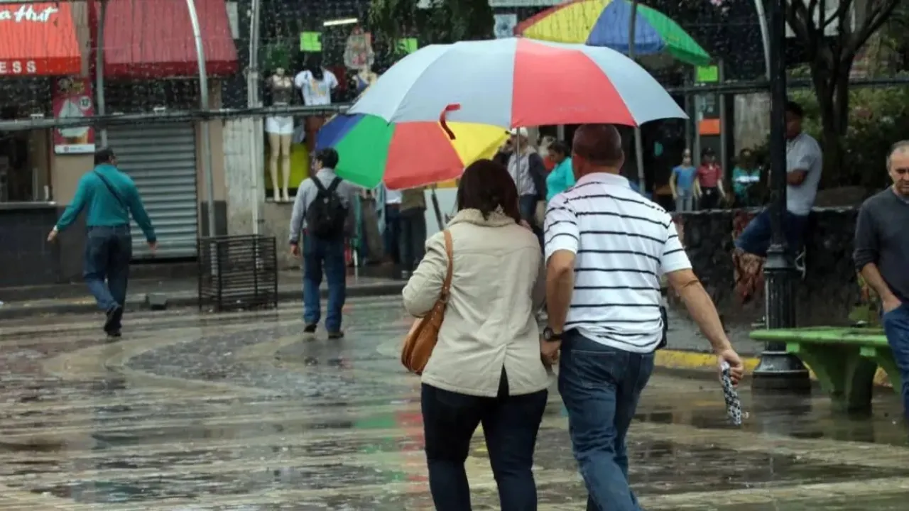 Imagen Principal de Nota: Lluvias continuarán en Honduras: estas son las zonas que deben tomar precauciones
